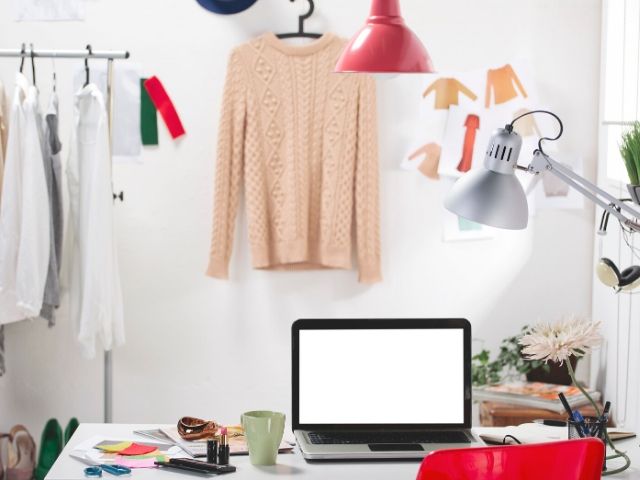 Tax Deductions for bloggers and youtubers. Fashion blogger home office.